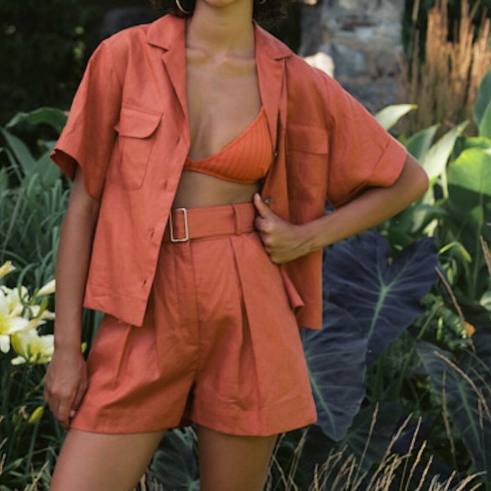 Mathew Bruch Pleated Linen Shorts